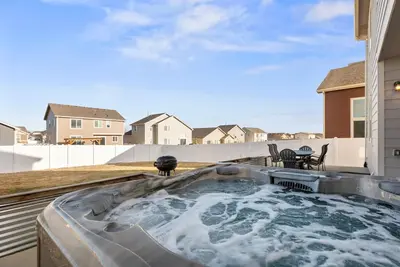 Image de Dog-Friendly Escape w/ Hot Tub & Private Yard