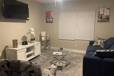 Image de Charming 2-bedroom house with WiFi and Ac in Tulsa Greenwood