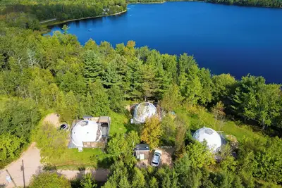 Image de The Paddling Dome (1) - Lakefront Glamping | Private hot tub | Sauna | Kayaking
