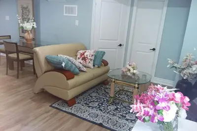 Image de Newly Constructed Cozy Basement Suite With A Side Entrance. A Perfect Gateway.
