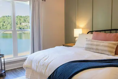 Image de Spacious 6-bedroom house on beautiful Lewis Smith Lake