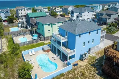 Image de 1 min private beach walk. Stylishly renovated with beach views! Hot tub & pool!