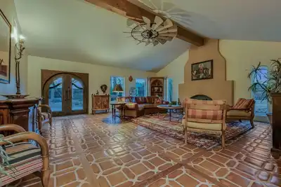 Image de Gorgeous Custom Desert Property w/ 2 Homes & Pool