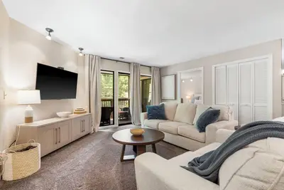 Image de No Stair Access Spacious Condo in Gated Pointe Royale Golf Village