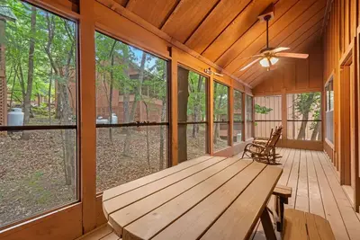 Image de Resort Cabin Just Minutes from Branson Strip