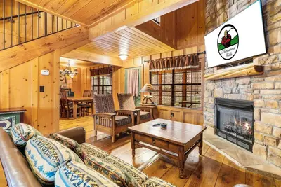 Image de Poolside Cabin Getaway in Branson