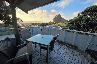Image de Classic Piha Bach with Sea Views & Beach Proximity