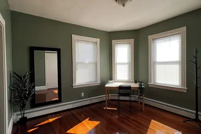 Image de Cozy 2-bedroom apartment Providence with WiFi, Ac