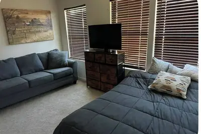 Image de Cozy 1-bedroom in charming Clover with fitness room, WiFi. Shared home.