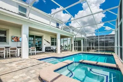 Image de 9-Bed, 5-Bath Villa • Private Pool & Spa - 9092hs