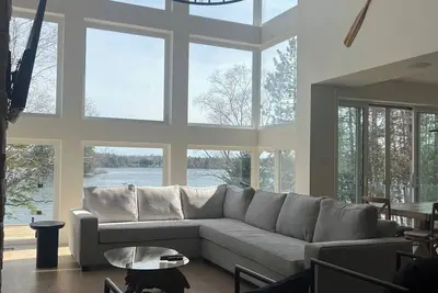 Image de *New* Rockshore Lakehouse - Luxury waterfront
