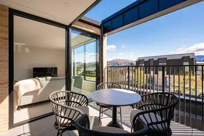 Image de Wanaka Modern Apartment with Balcony | Sleeps 4