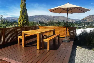 Image de Wanaka close to town | outdoor living space | Sleeps 9