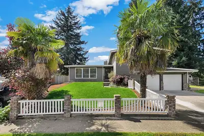 Image de Spacious 5br Retreat w/ Sunshine & Lush Green near Bellevue, Seattle and Airport