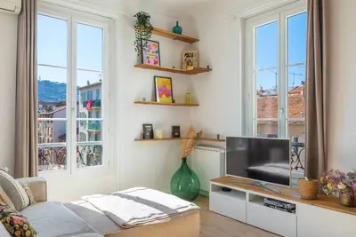 Image de 3 pièces lumineux avec balcon au cœur de la ville