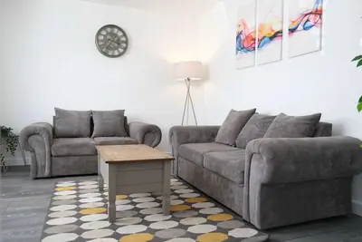 Image de Fabulous 3 Bedroom Home with Parking in Bedford