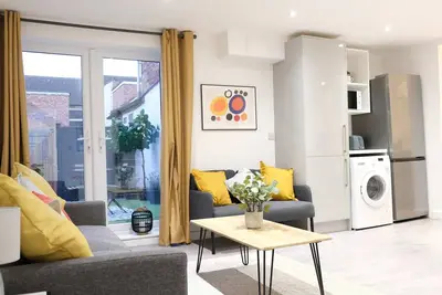 Image de Lovely 2 Bed Apartment w Garden near Northampton