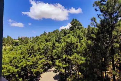 Image de Breathtaking Cozy Studio Unit Crosswinds Tagaytay ~ Pet-friendly ~ WiFi ~ Pool