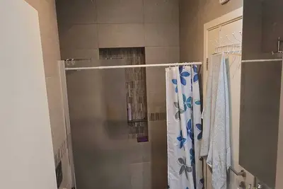 Image de Spacious 3-bedroom apartment in enchanting Jerusalem with WiFi, Ac