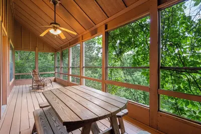 Image de Cozy Cabin Near Branson: Spa Bath & Pools