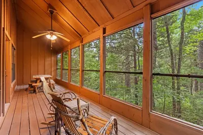 Image de Resort Cabin | 2 Kings, Jetted Tub, Near Branson Strip