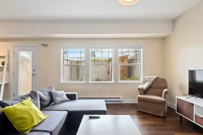 Image de Cozy 1br Guest Suite, White Rock