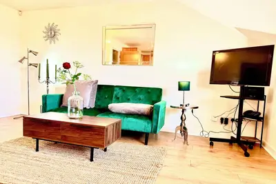 Image de Apartment in Swinton with Free Parking–  Sleeps 4