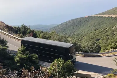 Image de Unique Stay: Cozy Nightliner Tour Bus