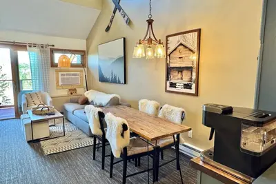 Image de Moose Vista Ski-in/out Condo Pool Hot Tub Fire Pits
