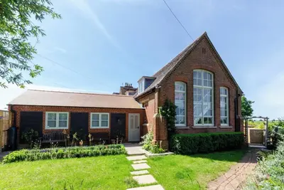 Image de Countryside Victorian schoolhouse, full of character and history, close to Holt.