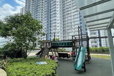 Cozy 2 Separate 1Bedroom Condo in Central Location in Sm North Edsa Quezon City