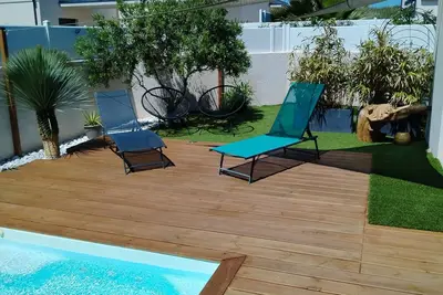 villa tous conforts avec piscine  500m mer, proche village bord de mer (2  km)