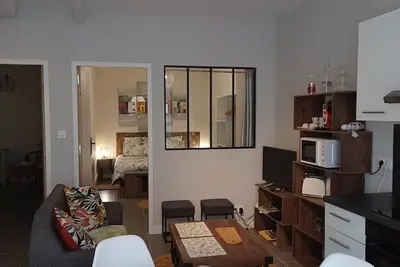 Image de Charmant appartement centre-ville Quimper\nA deux pas de la cathédrale.