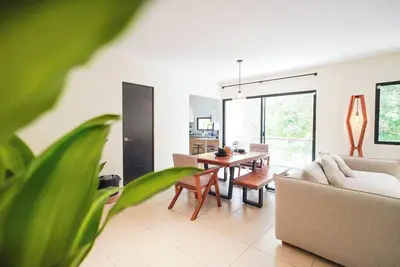 Image de Apartment in front of the pool, central and cozy. Ideal for long stays