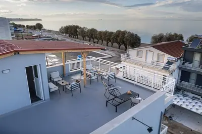 Image de Beachfront getaway near Thessaloniki - 8 min. to the airport Family-friendly!
