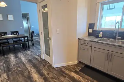 Image de 3-bedroom townhome walking distance to Highschool and Lions Park