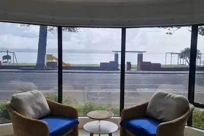 Image de Seaside holiday home in the front row! With panoramic views across Hawke Bay