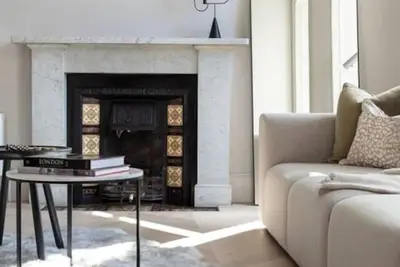 Stunning 3-Bed Castle Views in Historic Edinburgh