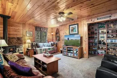 Image de Cozy Cabin by the Creek