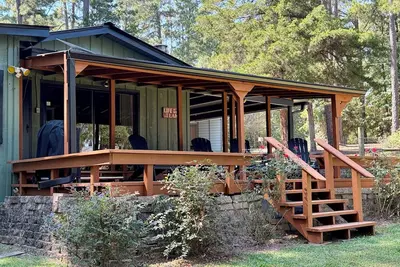 Image de Toledo Bend Lake Record Lodge - waterfront, private boat dock and Pet-friendly!