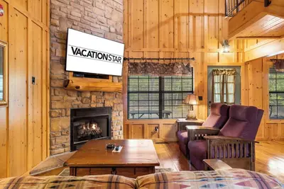 Image de Pet-Friendly 2br Branson Cabin w/ Jetted Tub, Pools & Screened Deck