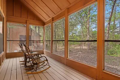 Image de Pet-Friendly 3br Cabin w/ Pools, Trails & Deck – Near Branson Fun