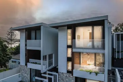 Image de Lakefront Luxury Escape - Pet Friendly!