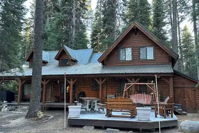 Image de Incredible McCall cabin; 1 min. walk to community beach; boat slip; sleeps 14