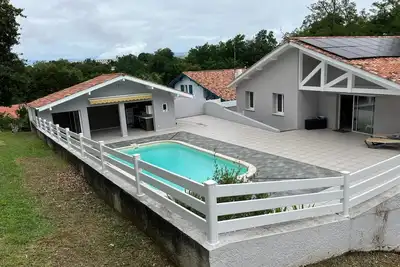 Image de Maison individuelle entourée de verdure à Bayonne 64