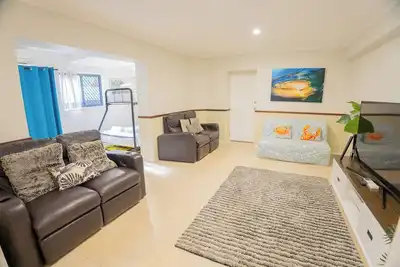 Image de Amity Escape - Spacious Waterfront Holiday Home – Perfect for Two Families