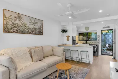 Image de Belle Escapes Palm Rose