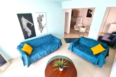 Image de Ziki - City Center: Your Urban Retreat- 100m to the beach
