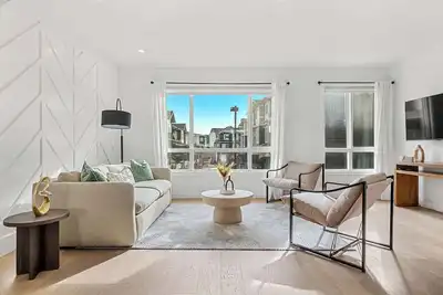 Image de The Elevated Escape 4br w/ Rooftop, Parking x2, Ac