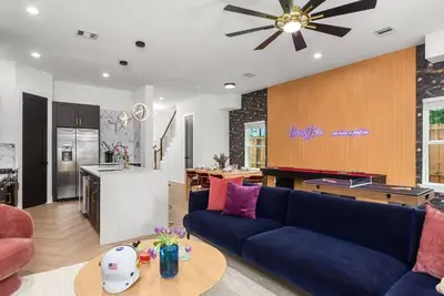 Image de Chic 4br Getaway Near Nrg/Tmc